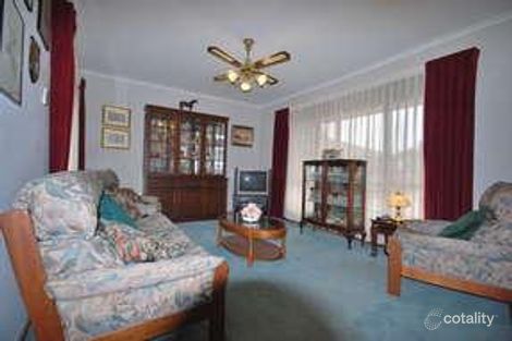 Property photo of 2/13 Binding Avenue Cranbourne VIC 3977