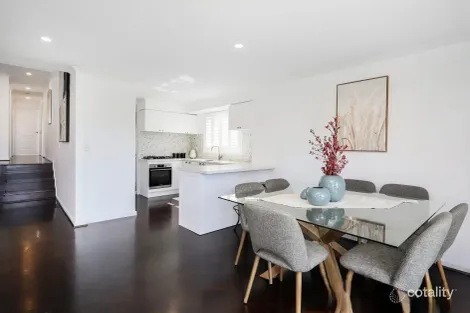 Property photo of 43 Cassinia Crescent Meadow Heights VIC 3048