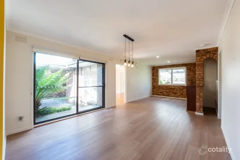 Property photo of 35 Roycroft Avenue Mill Park VIC 3082