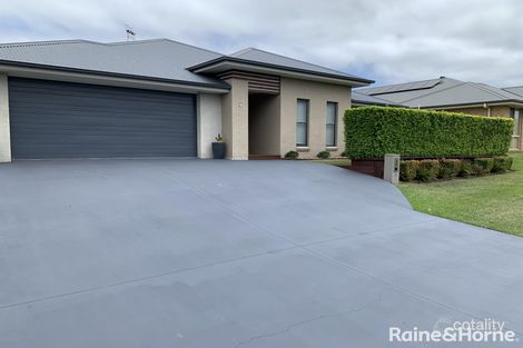 6 Banool Cct, Bomaderry, NSW 2541