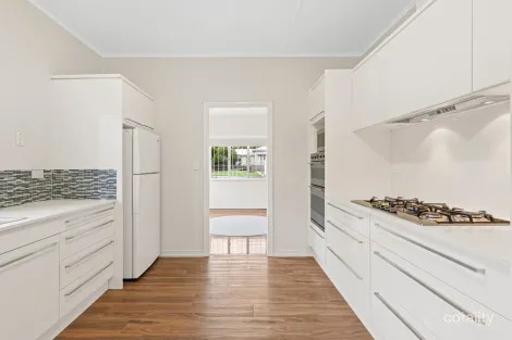 Property photo of 43 Macquarie Street Silkstone QLD 4304