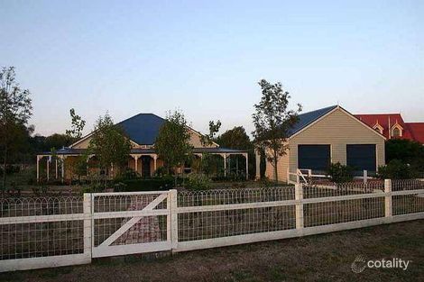 1 Thomas Ct, Romsey, VIC 3434