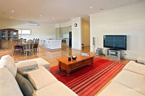 Property photo of 70 Robert Street Bentleigh VIC 3204