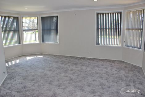 Property photo of 24 Banjos Circuit Hillvue NSW 2340