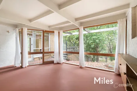 Property photo of 10 Willowbank Grove Ivanhoe VIC 3079