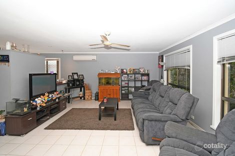 15 Cooloola Cres, Urangan, QLD 4655