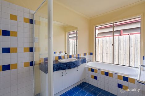 Property photo of 11 Wannon Place Taylors Hill VIC 3037