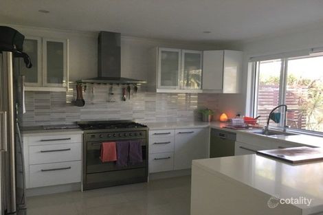 Property photo of 10 Barkala Court Ocean Shores NSW 2483