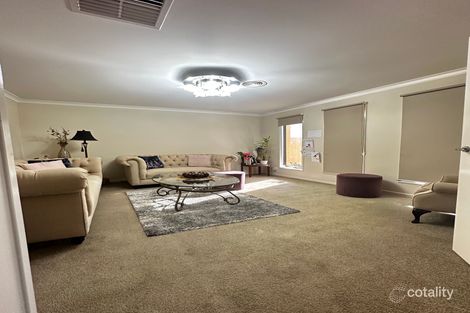 Property photo of 9 Bondi Lane Taylors Hill VIC 3037
