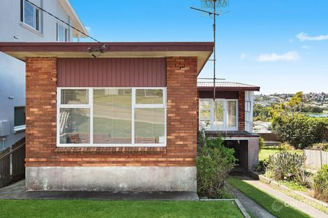 Property photo of 13 Gardere Avenue Curl Curl NSW 2096