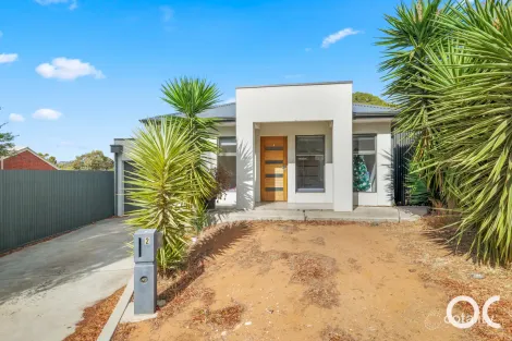 Property photo of 2 Lindisfarne Road Huntfield Heights SA 5163