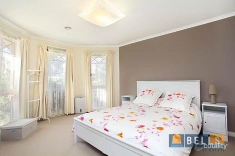 Property photo of 1 Toolim Walk Sydenham VIC 3037