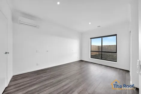 Property photo of 31 Eshal Crescent Wyndham Vale VIC 3024