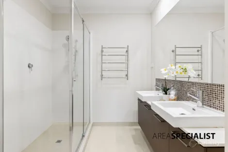 Property photo of 69 Kilmarnock Way Clyde North VIC 3978