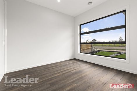Property photo of 13 Damian Avenue Wollert VIC 3750