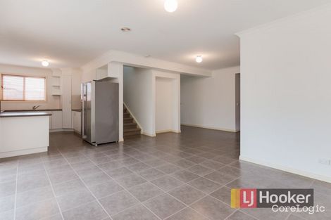 Property photo of 2/27-33 Coral Drive Hampton Park VIC 3976