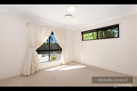 Property photo of 6 Summerfield Place Kenmore QLD 4069
