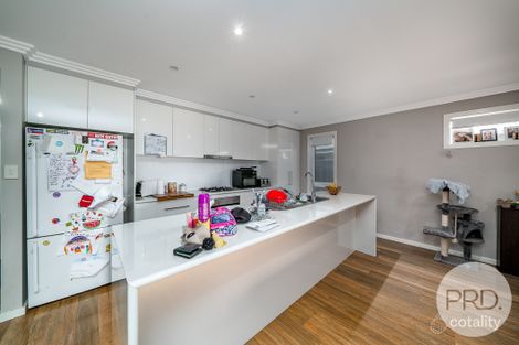 Property photo of 2/124 Mima Street Glenfield Park NSW 2650