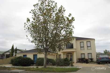 62 Royal Cres, Hillside, VIC 3037