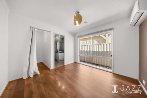 Property photo of 4 Beveridge Court Point Cook VIC 3030