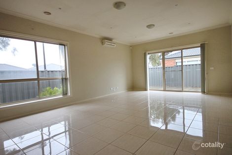 Property photo of 10 Kristini Place Truganina VIC 3029