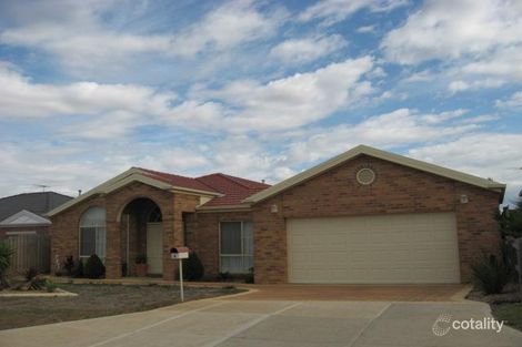 4 The Crest, Hillside, VIC 3037