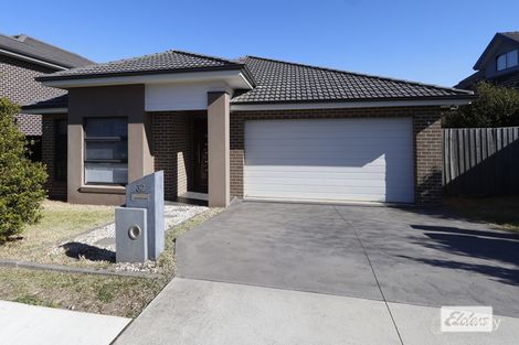 Property photo of 32 Lowndes Drive Oran Park NSW 2570