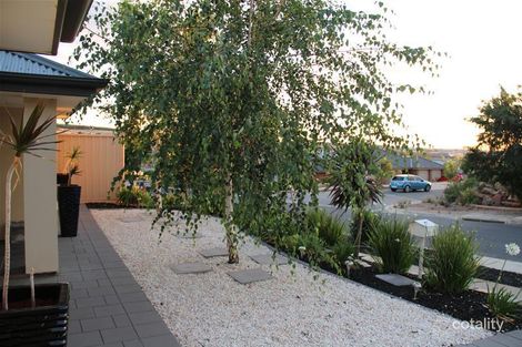 Property photo of 13 Sylvan Circuit Noarlunga Downs SA 5168