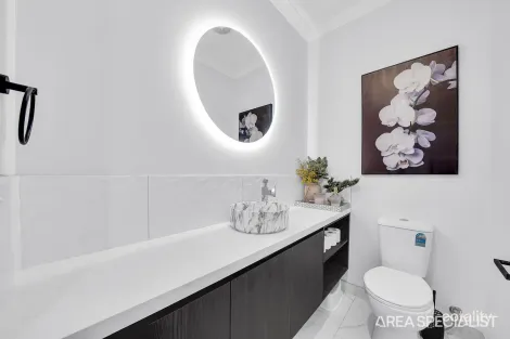 Property photo of 17 Hourigan Way Werribee VIC 3030