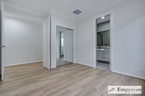 Property photo of 5 Sandon Crescent Donnybrook VIC 3064