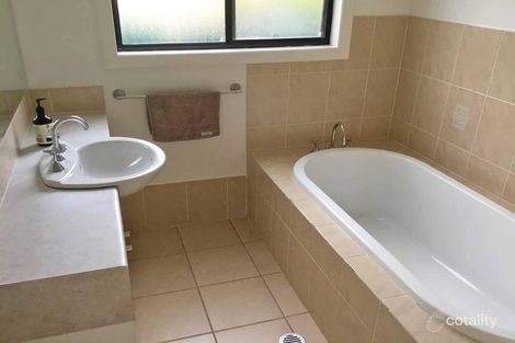 Property photo of 8 Ferndahl Drive Varsity Lakes QLD 4227