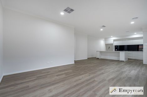 Property photo of 5 Sandon Crescent Donnybrook VIC 3064