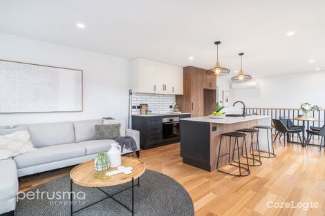 Property photo of 2/16 Wellington Road Lindisfarne TAS 7015