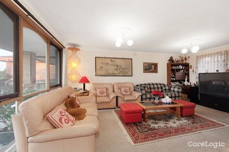 Property photo of 31 Clifton Way Endeavour Hills VIC 3802