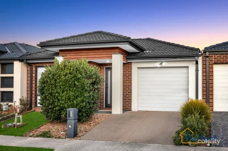 Property photo of 53 Stanmore Crescent Wyndham Vale VIC 3024