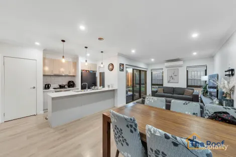 Property photo of 53 Stanmore Crescent Wyndham Vale VIC 3024
