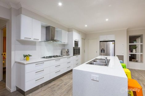 Property photo of 2 Aurora Place Epsom VIC 3551