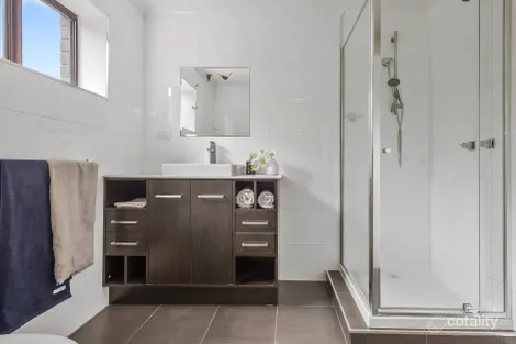 Property photo of 16 Honour Avenue Mount Macedon VIC 3441