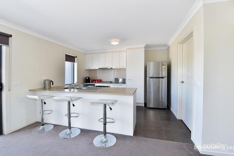 Property photo of 28 Courthouse Walk Doreen VIC 3754