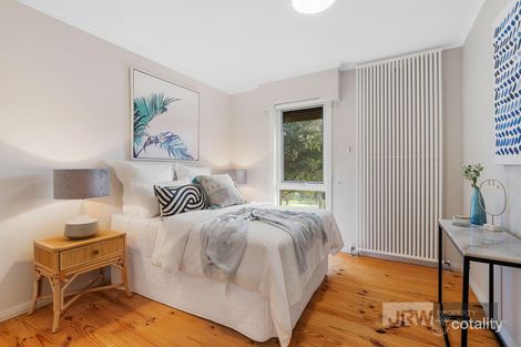 Property photo of 2 Bunker Crescent Glen Waverley VIC 3150