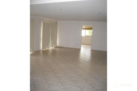 Property photo of 33 Primrose Hill Close Endeavour Hills VIC 3802