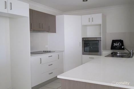 Property photo of 2/23 Avalon Drive Rural View QLD 4740