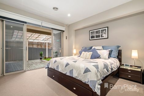 Property photo of 33 Sheldon Drive Berwick VIC 3806