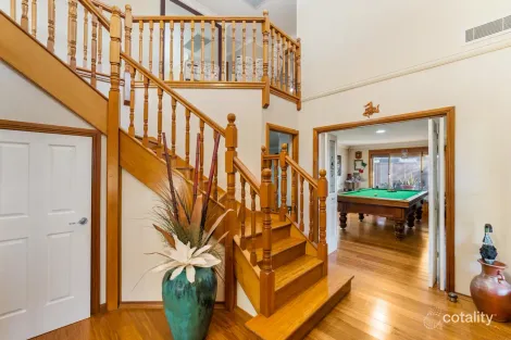 Property photo of 5 Dolphin Close Green Valley NSW 2168