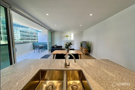 Property photo of 201/21 Honeysuckle Drive Newcastle NSW 2300