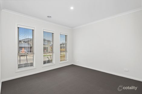 Property photo of 40 Elmtree Crescent Clyde North VIC 3978