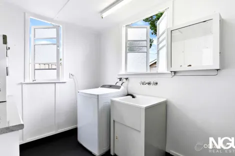 Property photo of 6 Foote Street Newtown QLD 4305