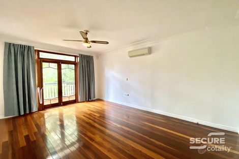 130 Highland Tce, St Lucia, QLD 4067