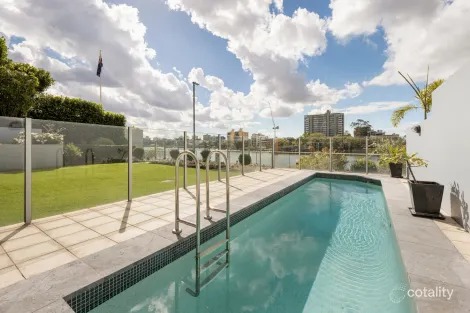 Property photo of 1/98 Thorn Street Kangaroo Point QLD 4169
