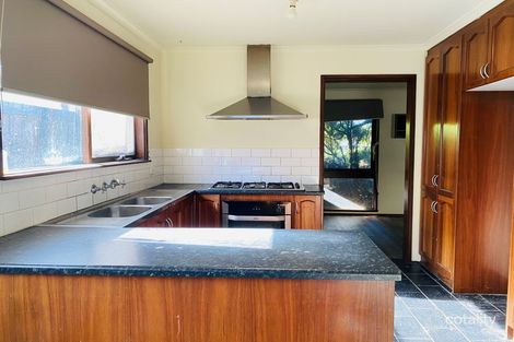 Property photo of 50 Hothlyn Drive Craigieburn VIC 3064